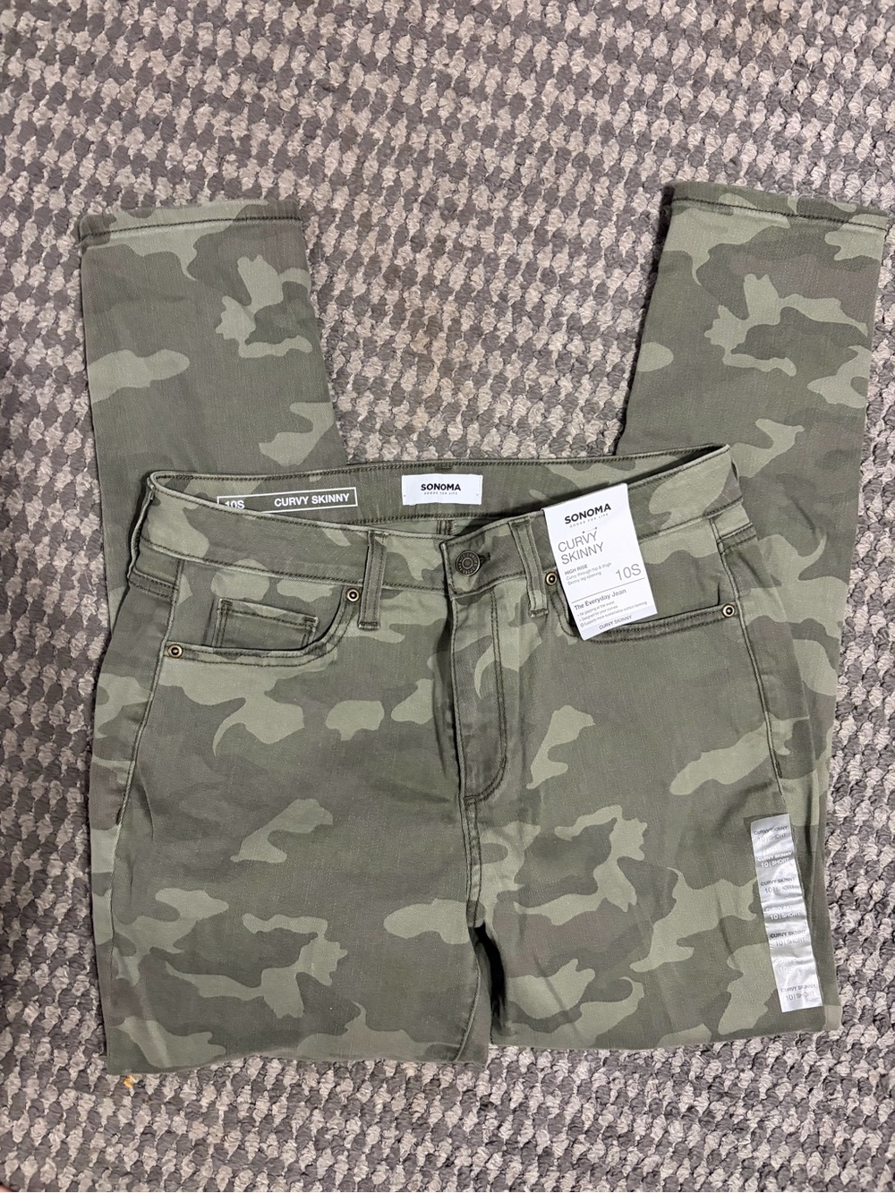 Sonoma Curvy Skinny Camo Olive Green high rise Jeans NWT 10 Short
